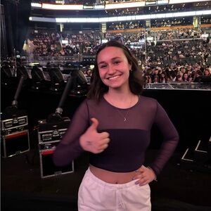 Meet your Posher, Ellisyn